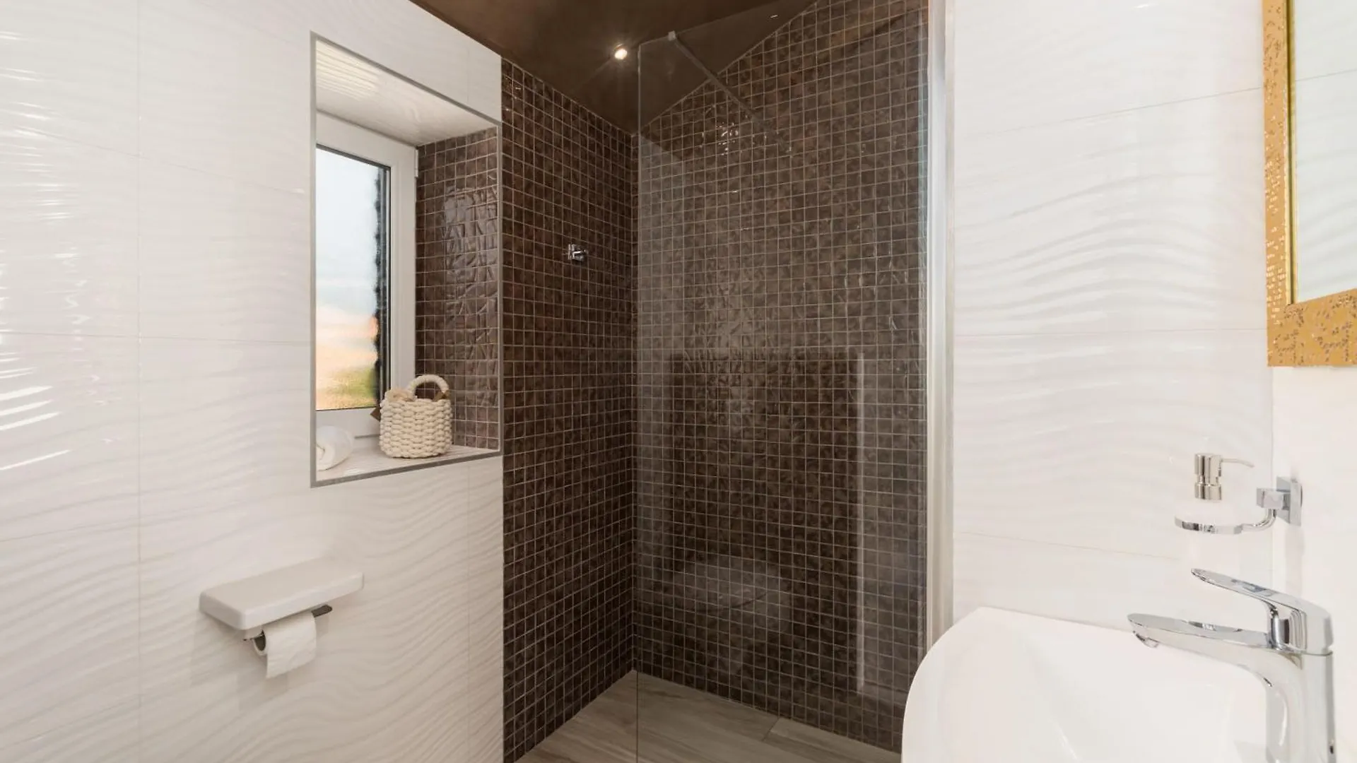 Villa Anabel Bei Porec Mit Pool, Jacuzzi Und Sauna Kastelir Holiday home