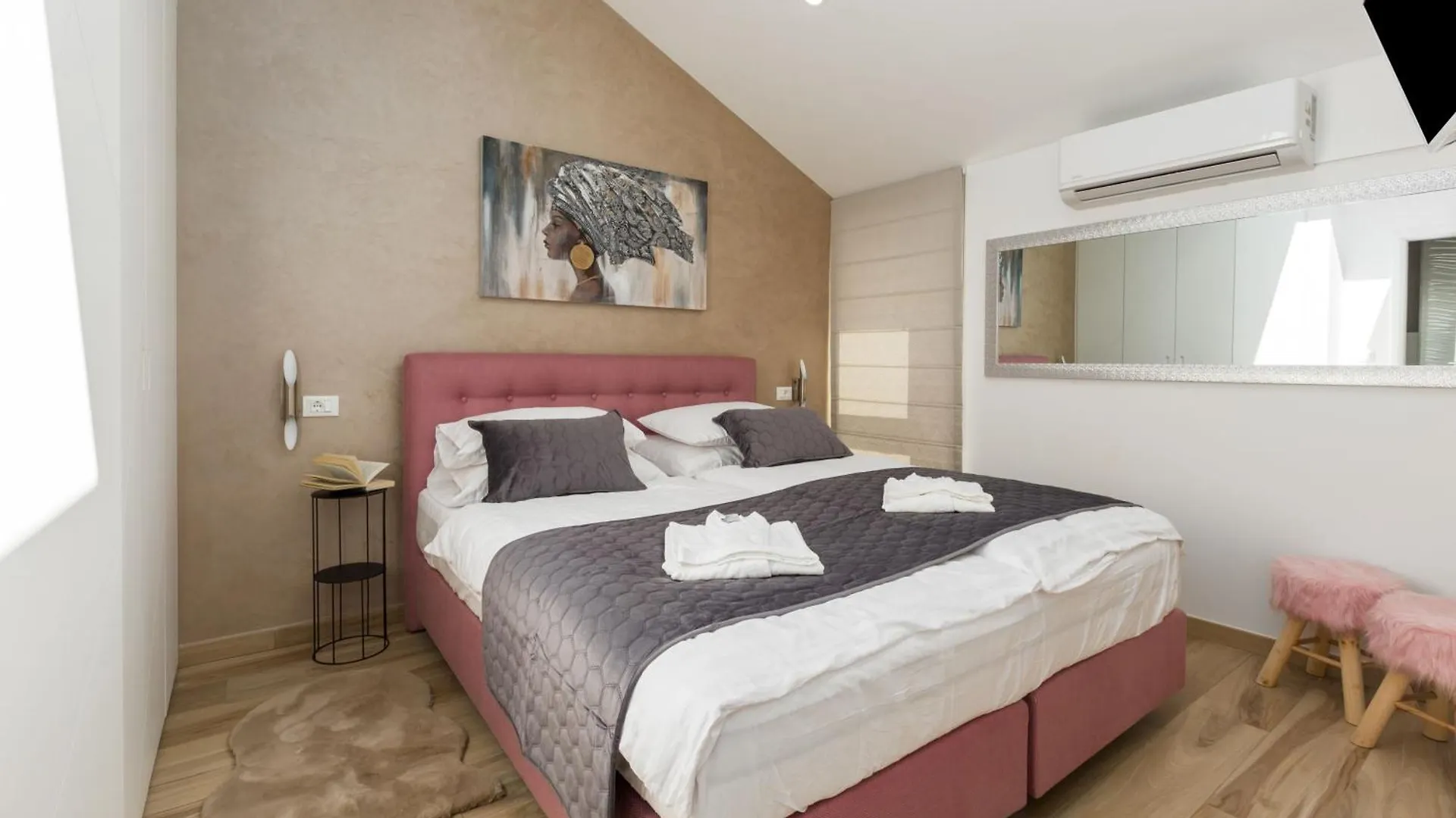Villa Anabel Bei Porec Mit Pool, Jacuzzi Und Sauna Kastelir