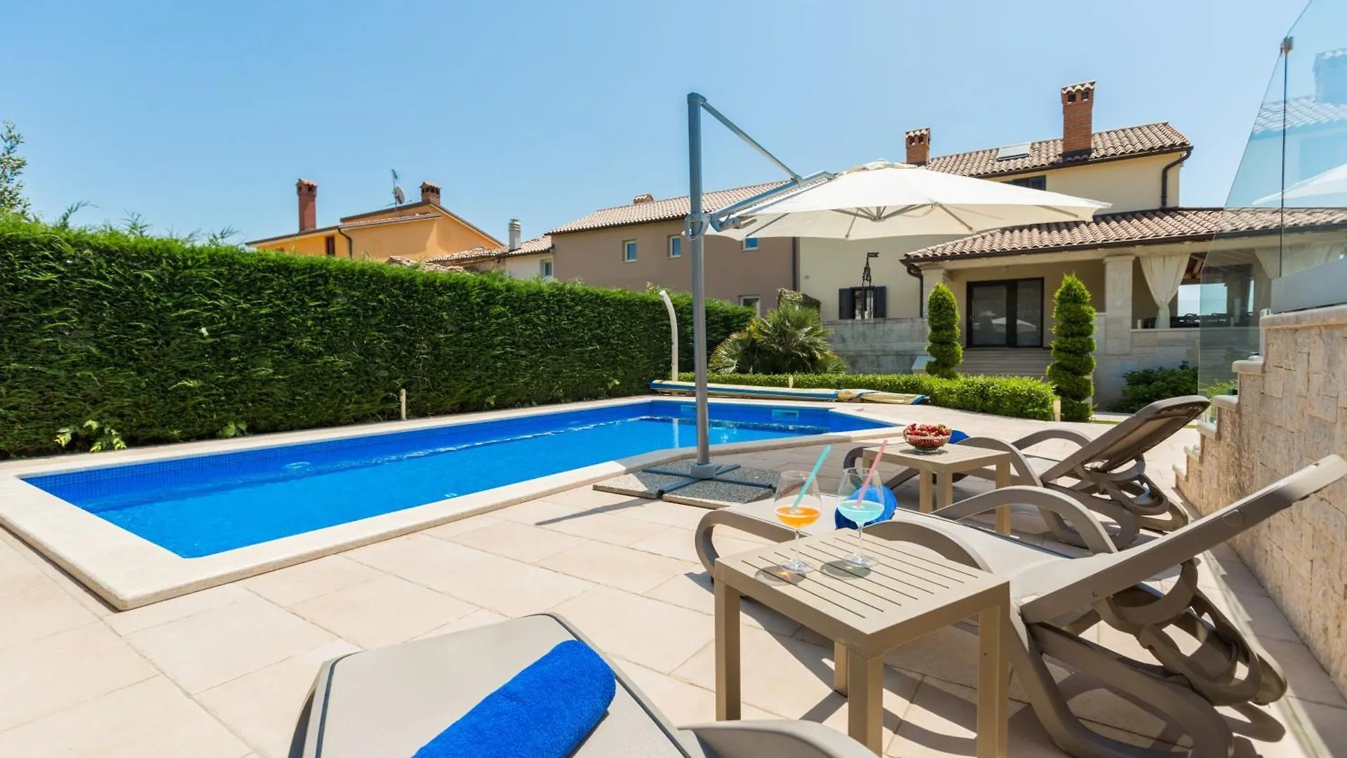 Villa Anabel Bei Porec Mit Pool, Jacuzzi Und Sauna Kastelir